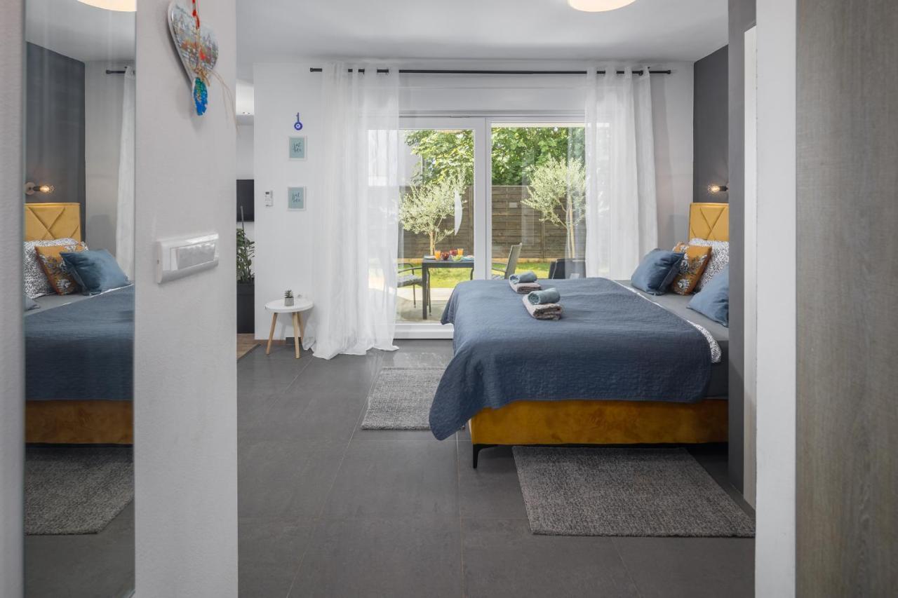 Studio Apartments Villa Valla - Free Bikes Fažana Extérieur photo